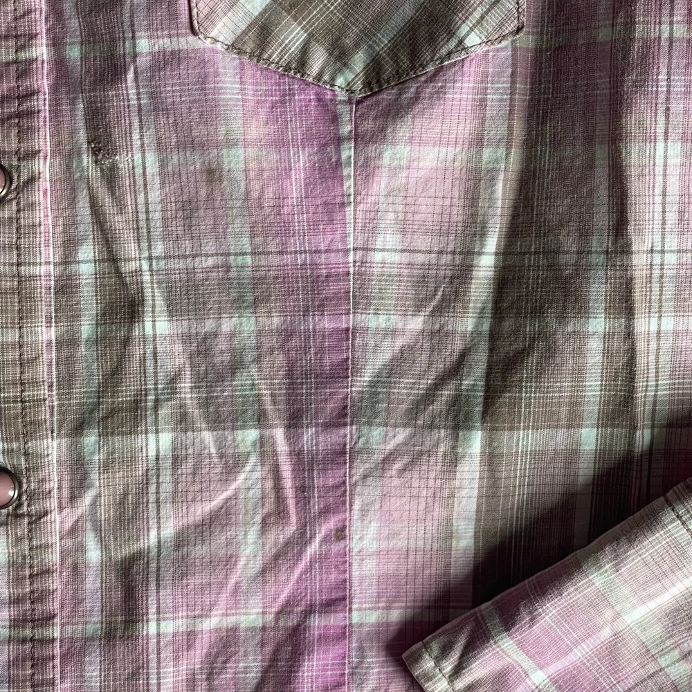 Bundle of two women’s pink western button-up shirts sz medium Cruel Girl & Roper - Picture 10 of 16